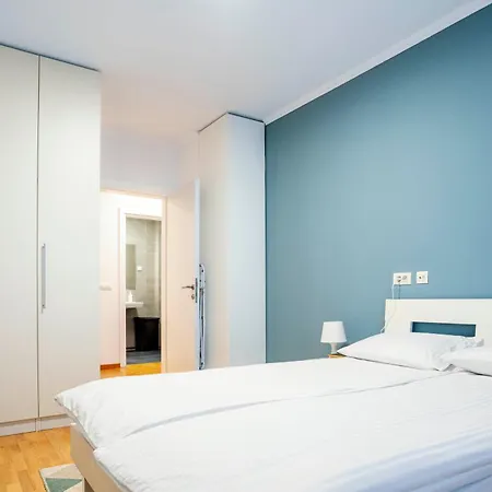 Sunny Modern 1-bedroom Apartment